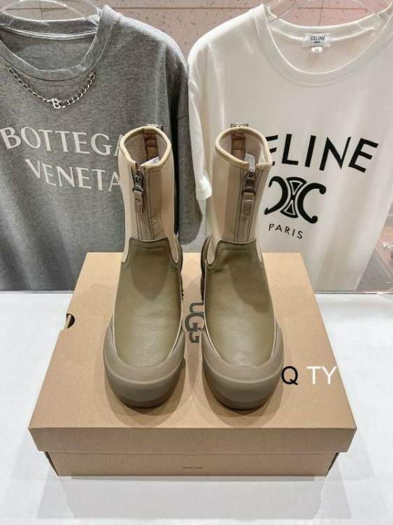Picture of UGG Shoes _SKUUGGsz35-40TY110219892